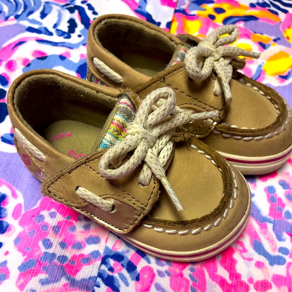 Baby girl Sperry’s